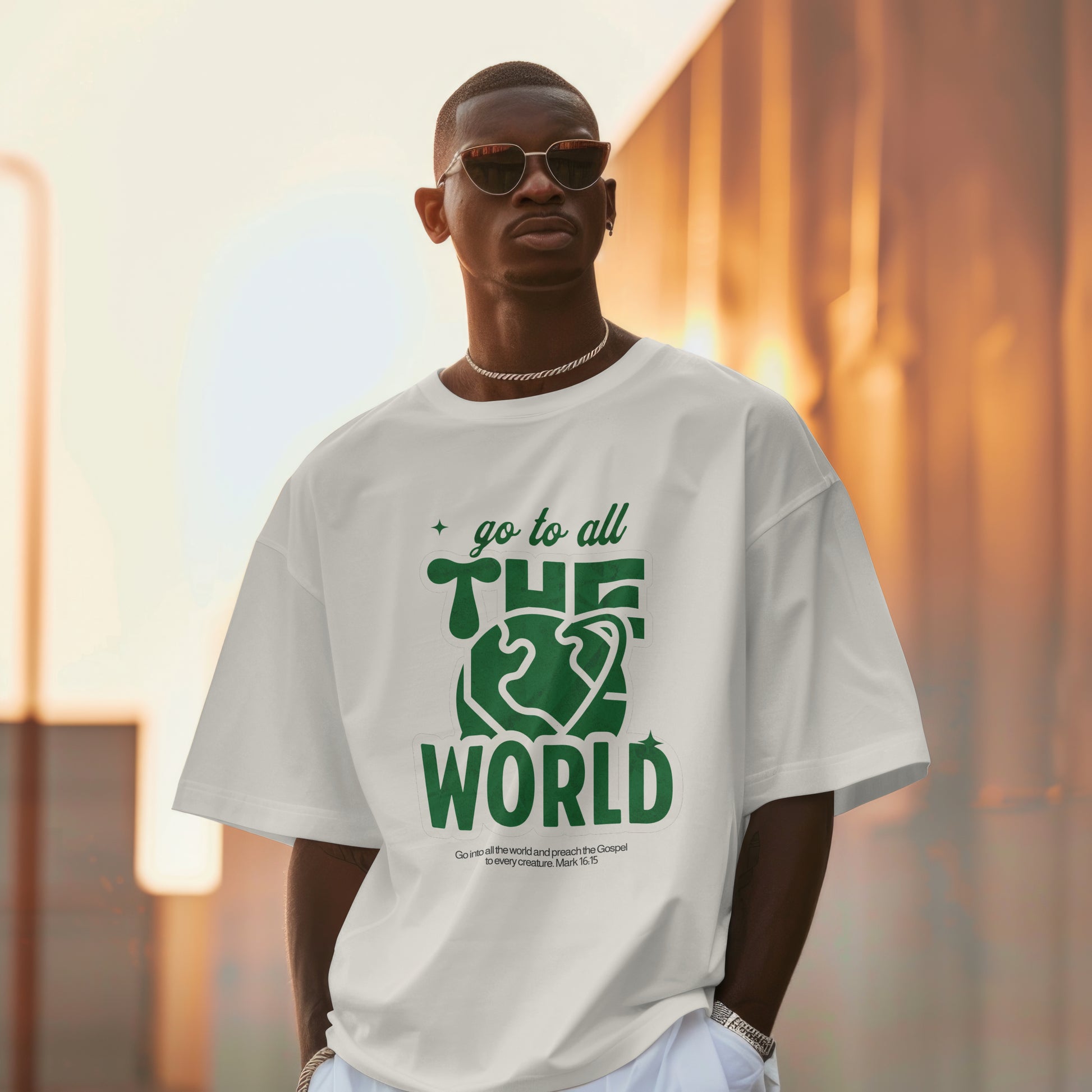 Camiseta Oversized | Global Mission — Mark 16:15